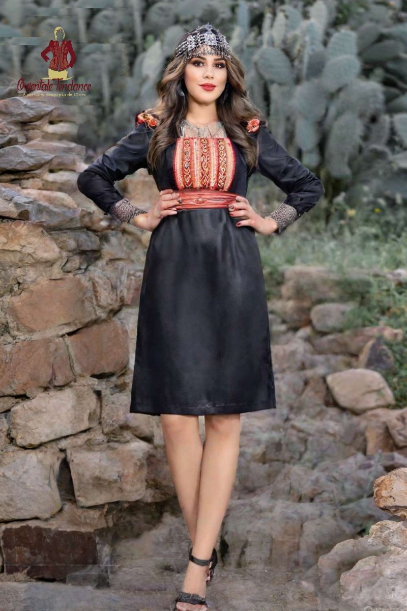 Online sale of Kabyle dress collection 2025, modern, in satin, secure payment, sizes available.